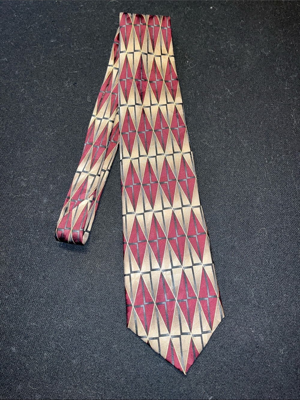 Classic Men's Burgundy and Gold Geometric Tie